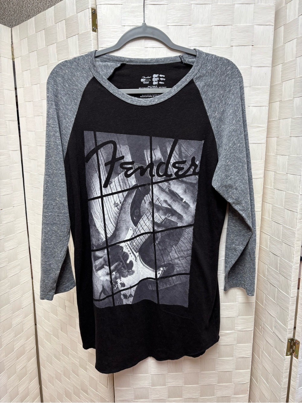 Fender Graphic Print Raglan Sleeve T-Shirt Medium